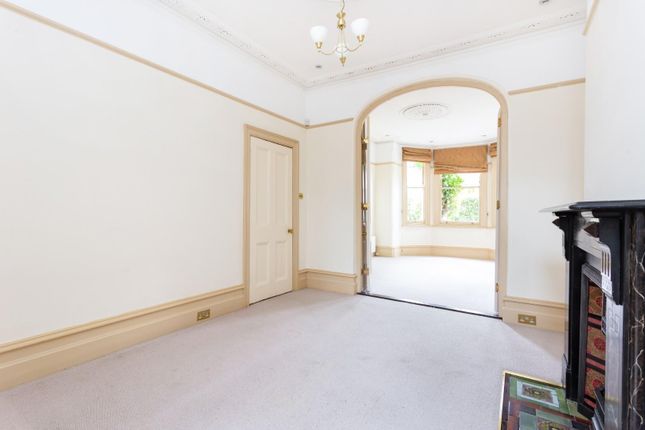 43, Beauval Road, London photo 4