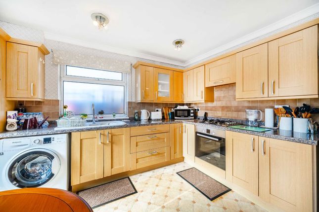 346, Feltham Hill Road, Ashford photo 4