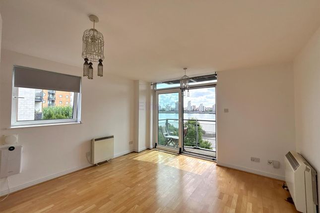 277, Fishguard Way, London photo 2