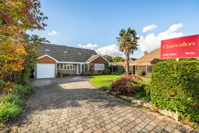 4 Bedroom Bungalow in GU24 9NG