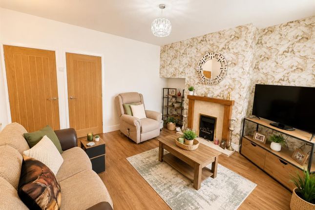 27, Compeigne Avenue, Keighley photo 4