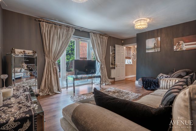6, Bonham Drive, Grays photo 4