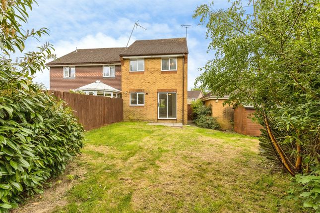 33, Ropeland Way, Horsham photo 2