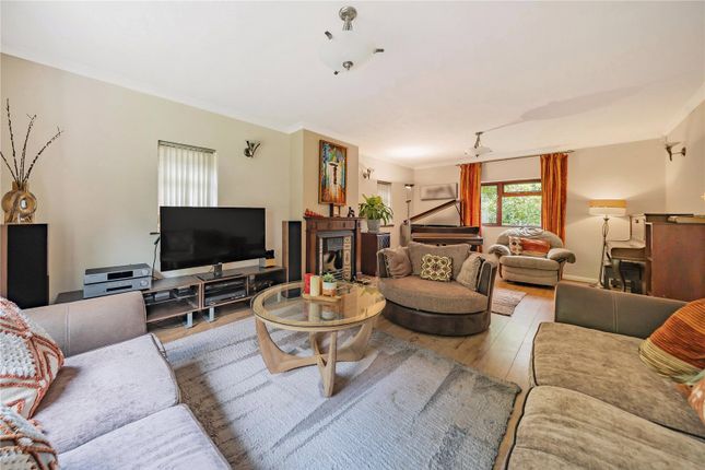 Oakdene,, Frimley Road, Aldershot photo 3