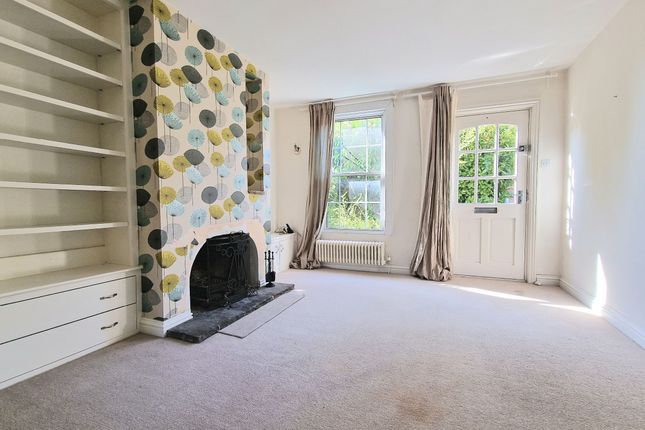 31 Guildford Road, Farnham photo 2