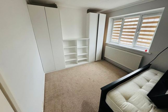 42, Enmore Road, Southall photo 4