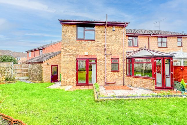 6, Beatrice Close, Hockley photo 2