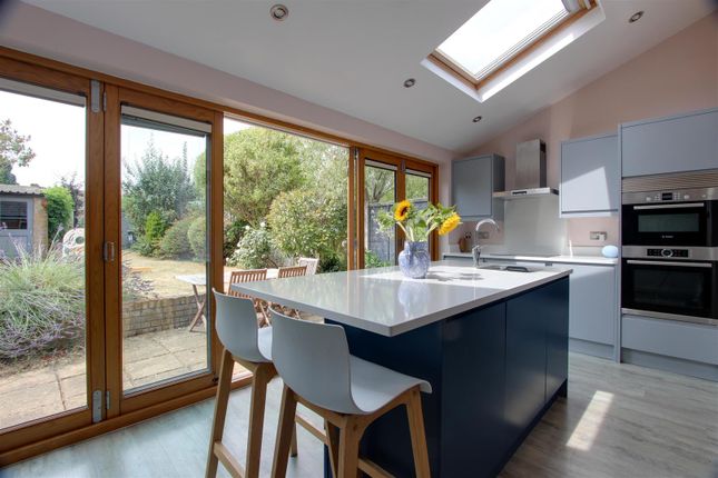 11, Beech Walk, Tring photo 3