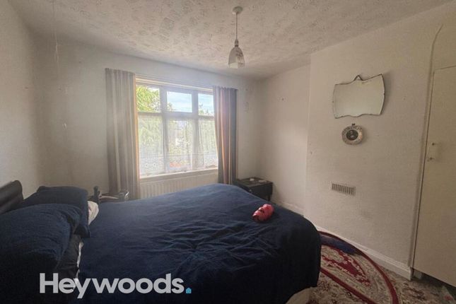 24 Fairbank Avenue, Stoke-On-Trent photo 2