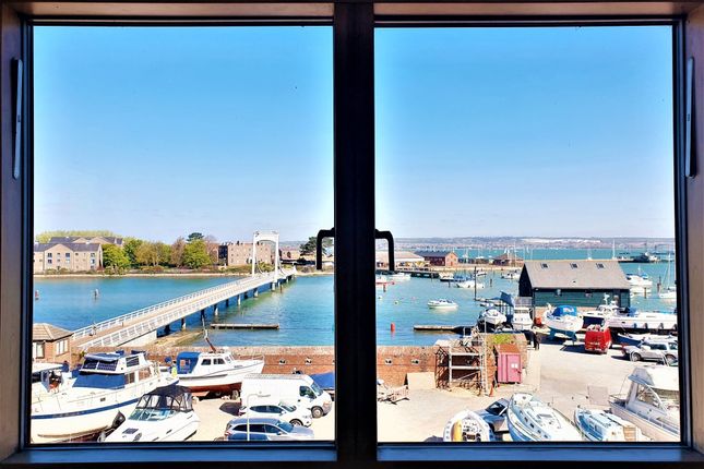 45 Galleon Place - SILVER SUB,, Weevil Lane, Gosport photo 2
