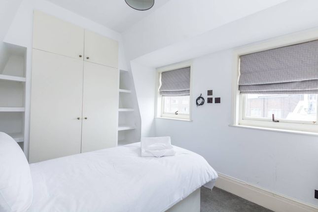 Flat to rent in Park Road, St John's Wood, London