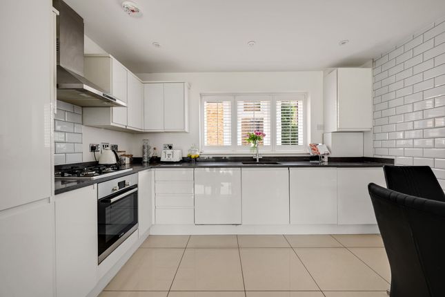 2 Benson Mews, Chislehurst photo 2