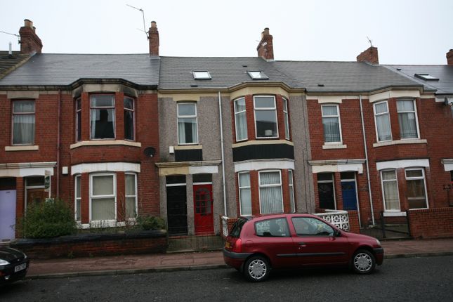 Maisonette to rent in Simonside Terrace, Heaton, Newcastle Upon Tyne