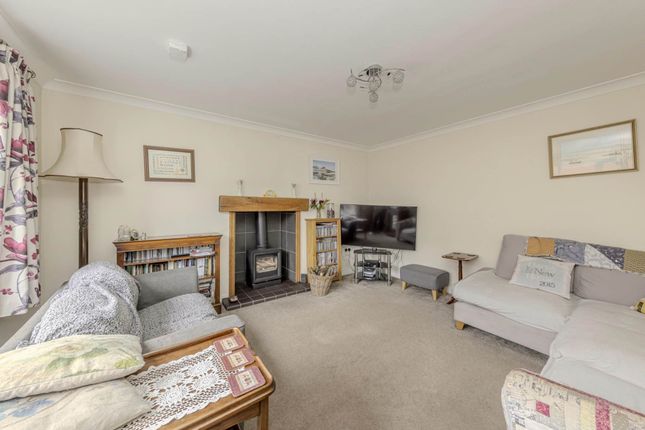 3 Farm View, Stoke-On-Trent photo 2