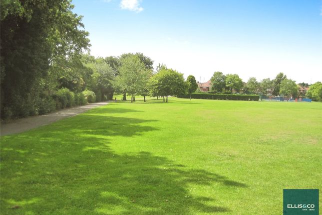 102, Cheviot Gardens, Cricklewood photo 4