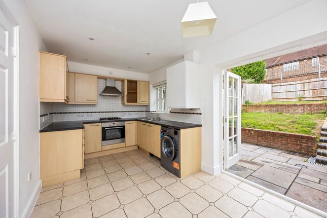 4 Fletcher Way, Haywards Heath photo 4