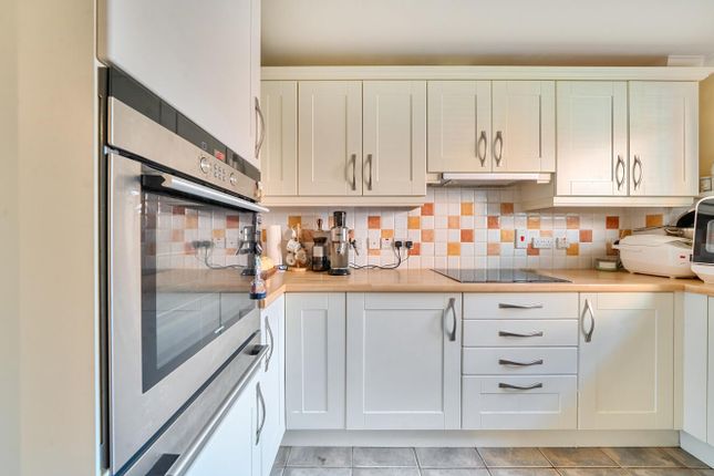 5 Ampfield Court, Baddesley Road, Chandler's Ford photo 4