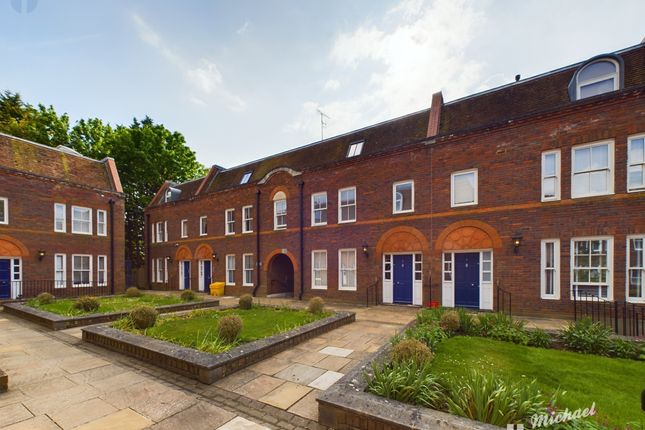 Flat for sale in Stamford House, Oxford Road, Aylesbury, Buckinghamshire