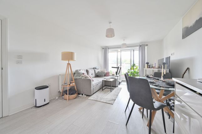 Dome Mews, WD25, Watford photo 3