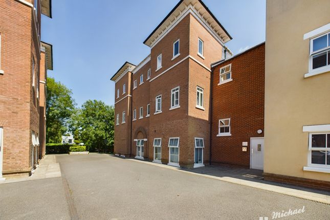Thumbnail Flat for sale in Mere Court, Pine Street, Aylesbury, Buckinghamshire