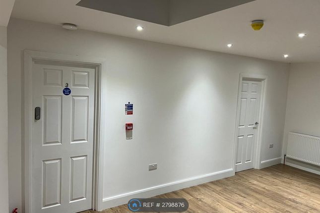 Hanworth Road, Whitton, Hounslow photo 3
