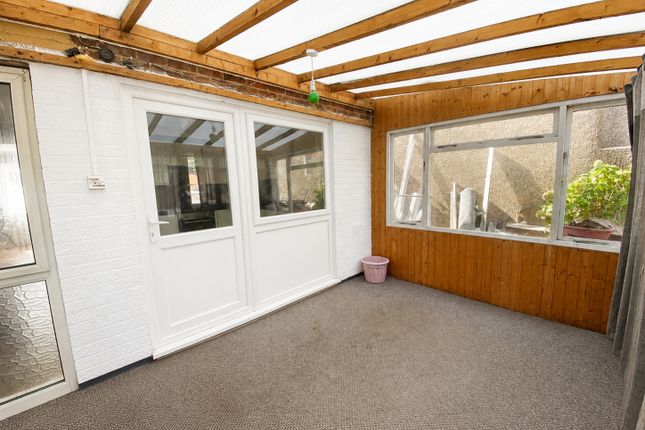 10, Orchard Road, Wellingborough photo 4