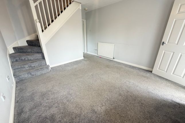 37, Thomson Close, RUGBY photo 3