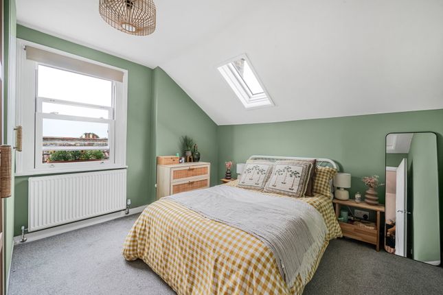 85,Second Floor Flat, Marlow Road, London photo 4