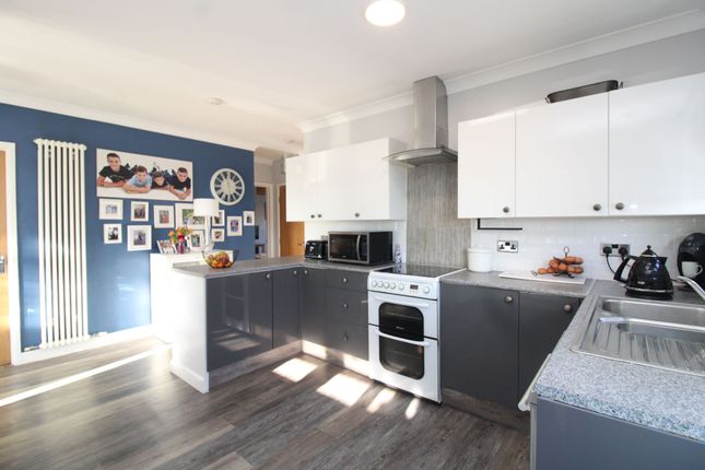 135 Penwill Way, Paignton photo 3