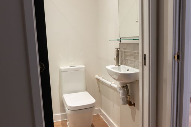 18 Queens Crescent, Exeter photo 3