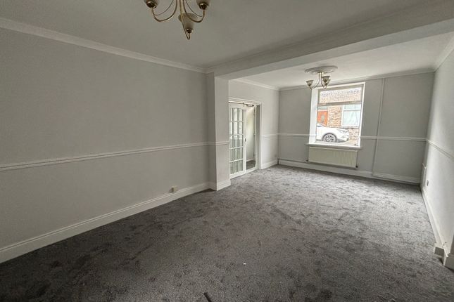 8 Gelli Crossing, Pentre photo 4