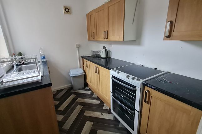 Terraced house to rent in Castleford Road, Normanton