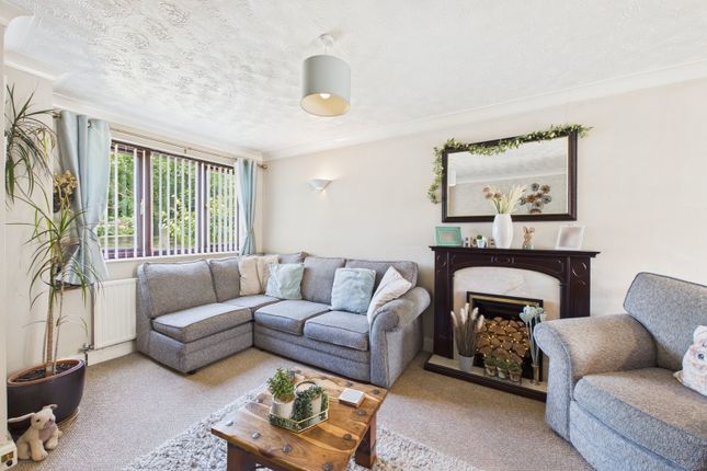 4, Russet Close, Attleborough photo 4