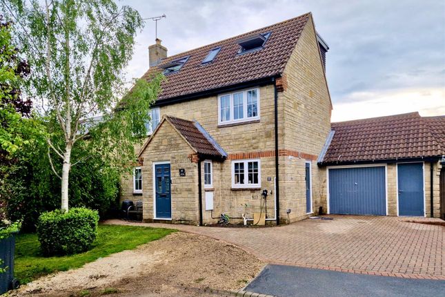 Thumbnail Detached house for sale in Buckingham Road, Pewsham, Chippenham