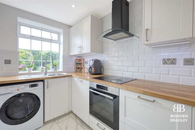 Maisonette for sale in Walden Way, Ilford