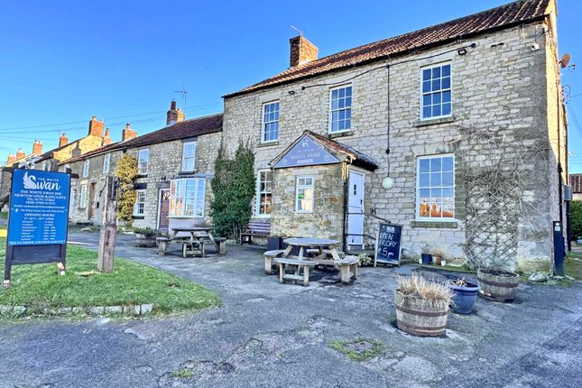 Thumbnail Pub/bar for sale in Newton-On-Rawcliffe, Pickering