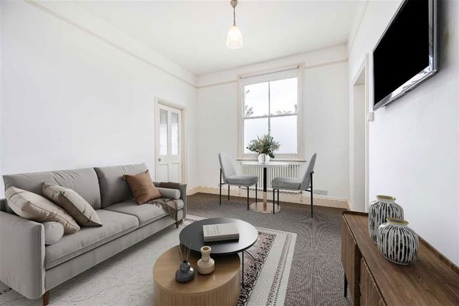 Flat 4, 7, Loftus Road, London photo 2