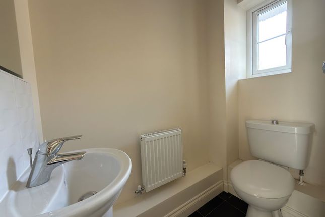 Leconfield Drive Kingsway, Gloucester photo 5