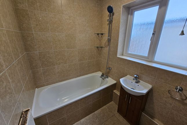 779, Llangyfelach Road, Swansea photo 5