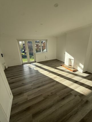 18, Jeremys Green, Edmonton photo 4