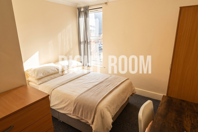6a The Broadway, Southampton photo 3