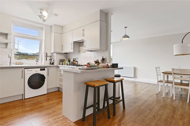 Flat to rent in Chester Court, Albany Street, London