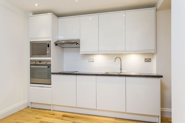 Flat 230, Nell Gwynn House, London photo 2