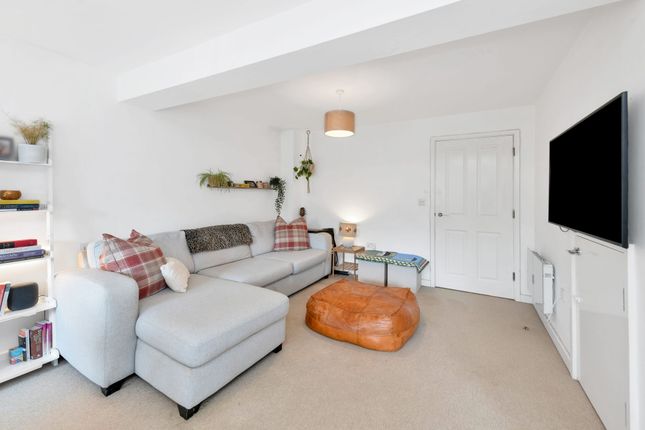 11 Malt House Place, Royston photo 4