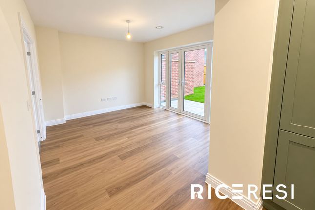 6 Rawson Way, Newport Pagnell photo 2