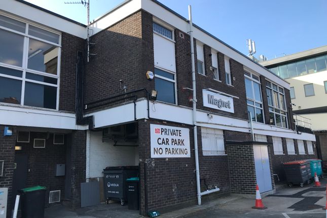 Office to let in High Street, Esher