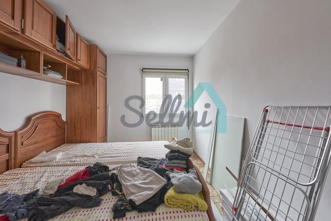 Apartment for sale in Avenida José Tartiere 33420, Lugones, Asturias