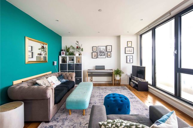 Flat for sale in Grand Regent Tower, 2 Cadmium Square, Bethnal Green, London