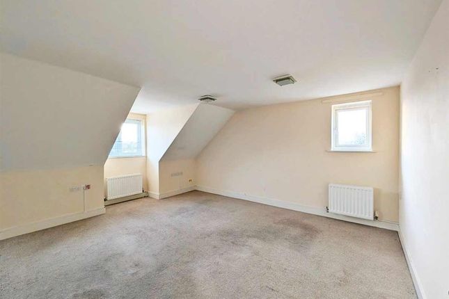 7, Turnpike Close, WELLING photo 2