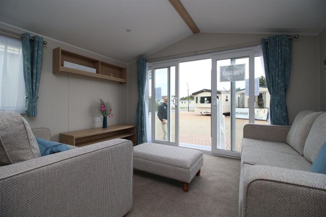 Mobile/park home for sale in Shorefield, Near Milford On Sea, Hampshire